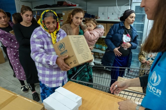 UNHCR segelycsomag-osztas karpataljai menekulteknek Kocson