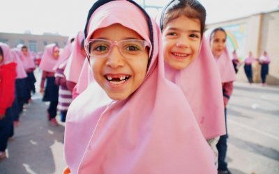 UNHCR-jelentés: Végzetes következményei lehetnek a koronavírus járványnak a menekültek oktatásában – a világban élő menekült gyerekek fele nem jár iskolába