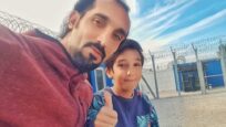 Egy iráni édesapa és a kisfia újraéli a történetét a magyar színházlátogatók előtt