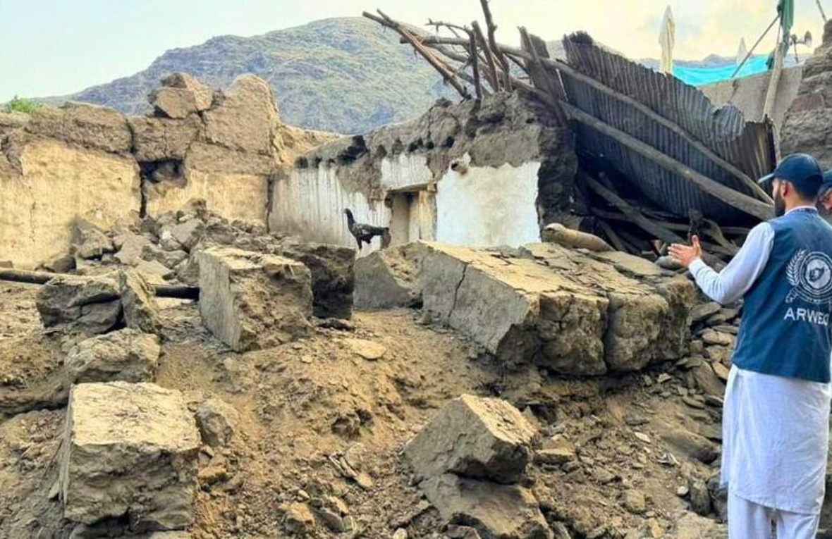 Mitra UNHCR, ARWEO, menilai kerusakan di desa Mazar Dara