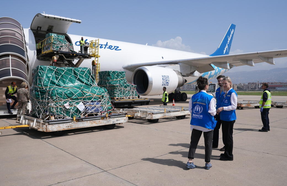 Tim UNHCR di Lebanon menerima pengiriman bantuan udara yang membawa lebih dari 11.000 barang bantuan penting.