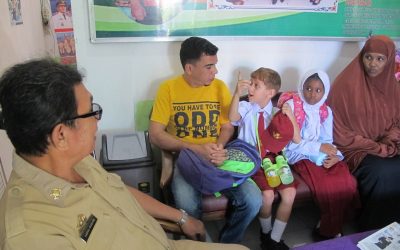 Sebuah Sekolah Negeri di Makassar Menyambut Anak-Anak Pengungsi