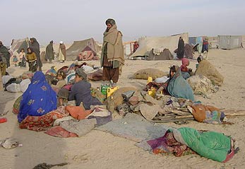 In recent weeks, more than 1,500 Afghan refugees have gone home from the makeshift camp at Chaman, Pakistan.