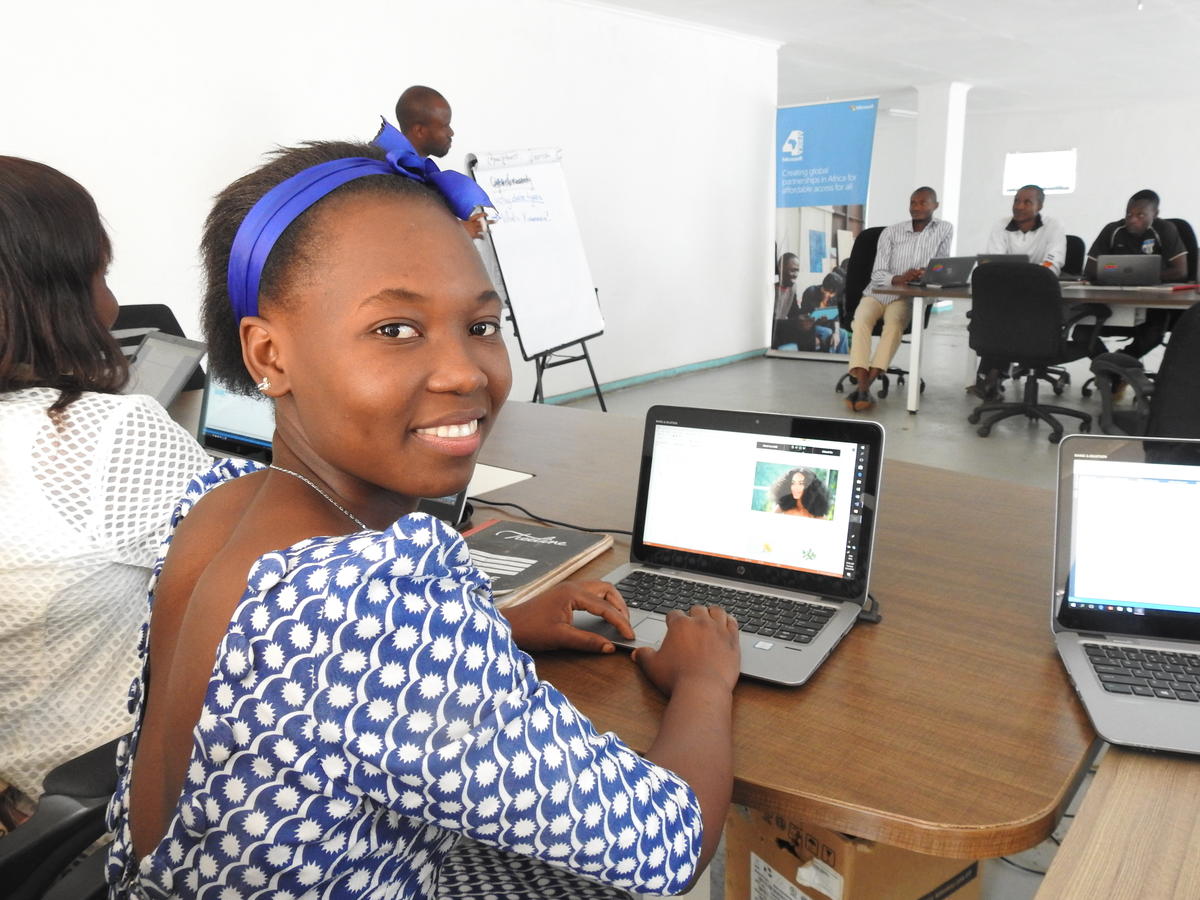 Malawi. Congolese refugee develops Natural Beauty app