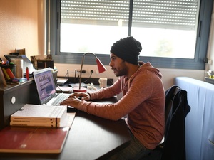 France. scholarships for Syrian refugees