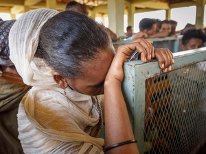 Ethiopia. High Commissioner visits Eritrean refugee camp in Tigray