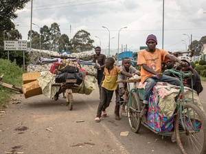 Uganda. Some families who fled clashes return home to DRC from Uganda