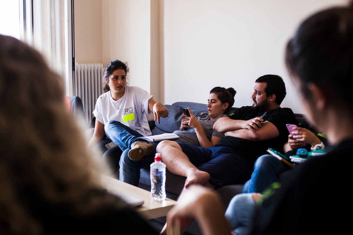 Greece. Syrian refugee returns from safe haven to help others