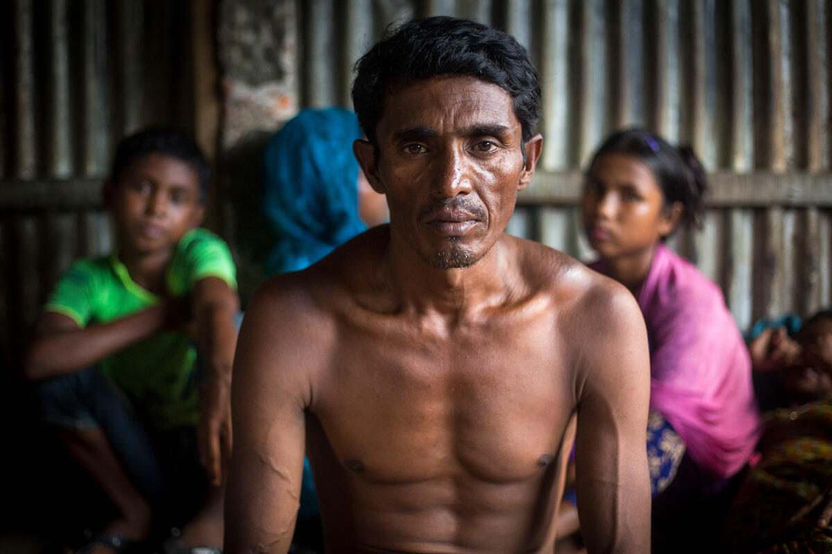 Bangladesh. Psychologists help Rohingya survivors