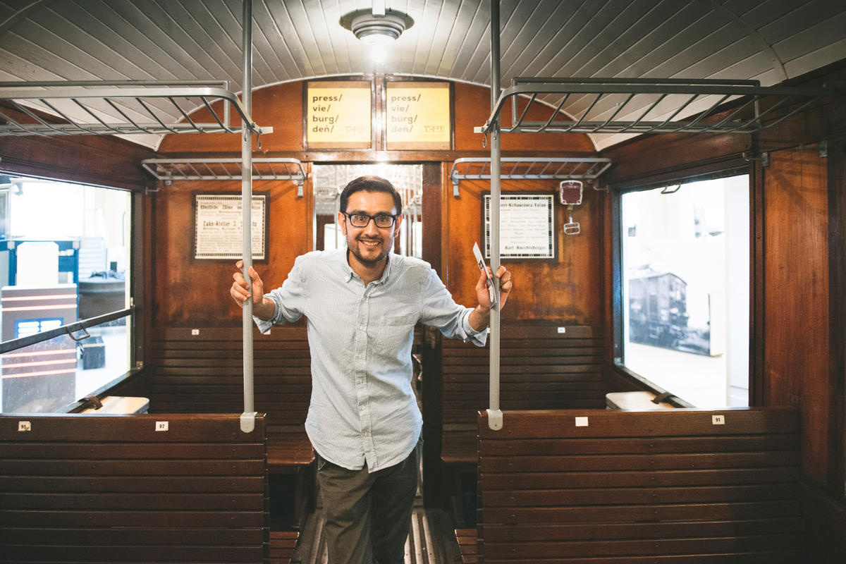 Austria. Museum visit stirs refugees eager to make their mark