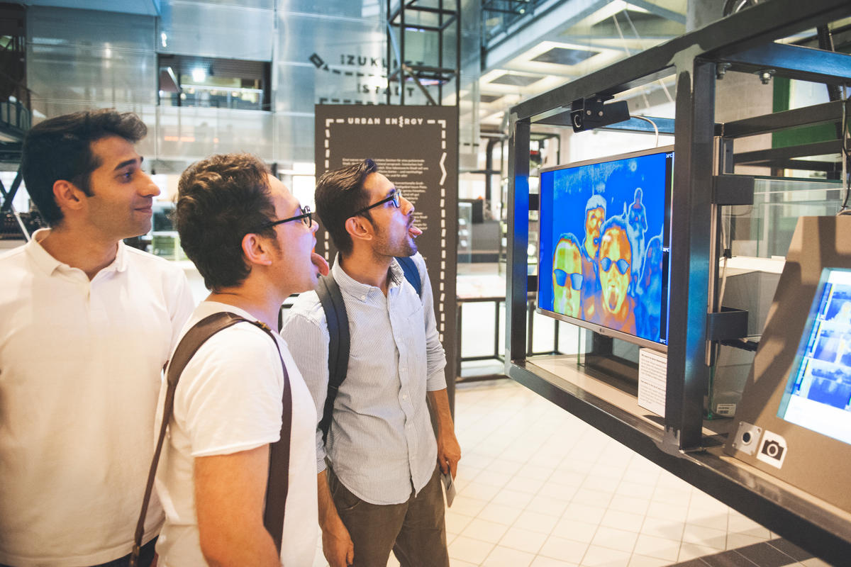 Austria. Museum visit stirs refugees eager to make their mark