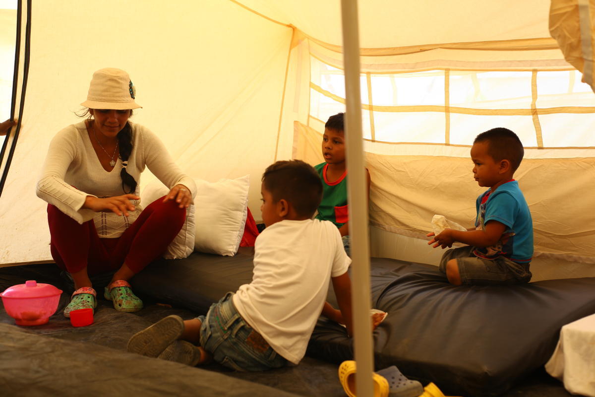 Colombia. Integrated assistance centre receives families living on Maicao streets