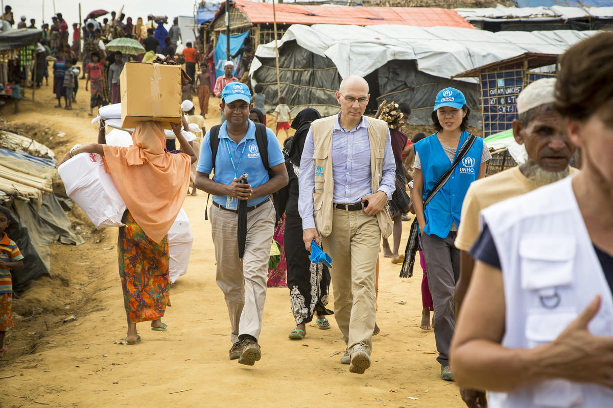 Bangladesh. Assistant High Commissioner visits Rohingya camps