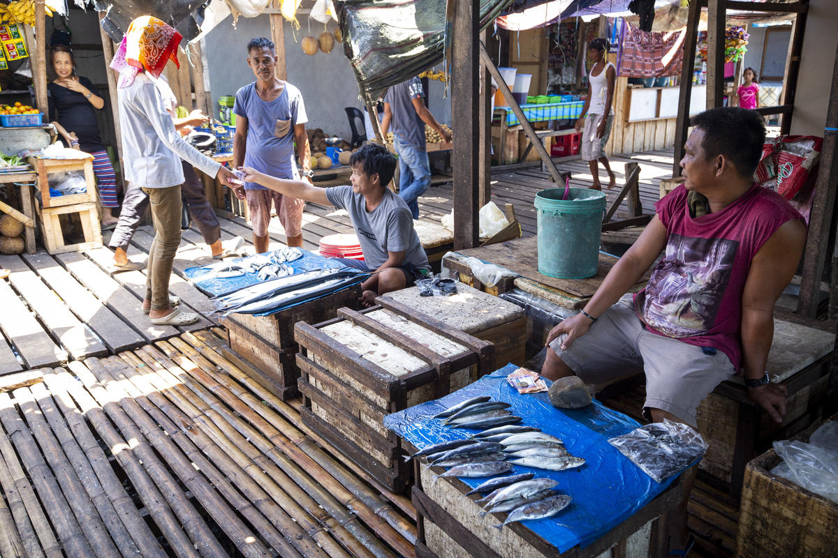 Philippines. UNHCR helps community at risk of statelessness