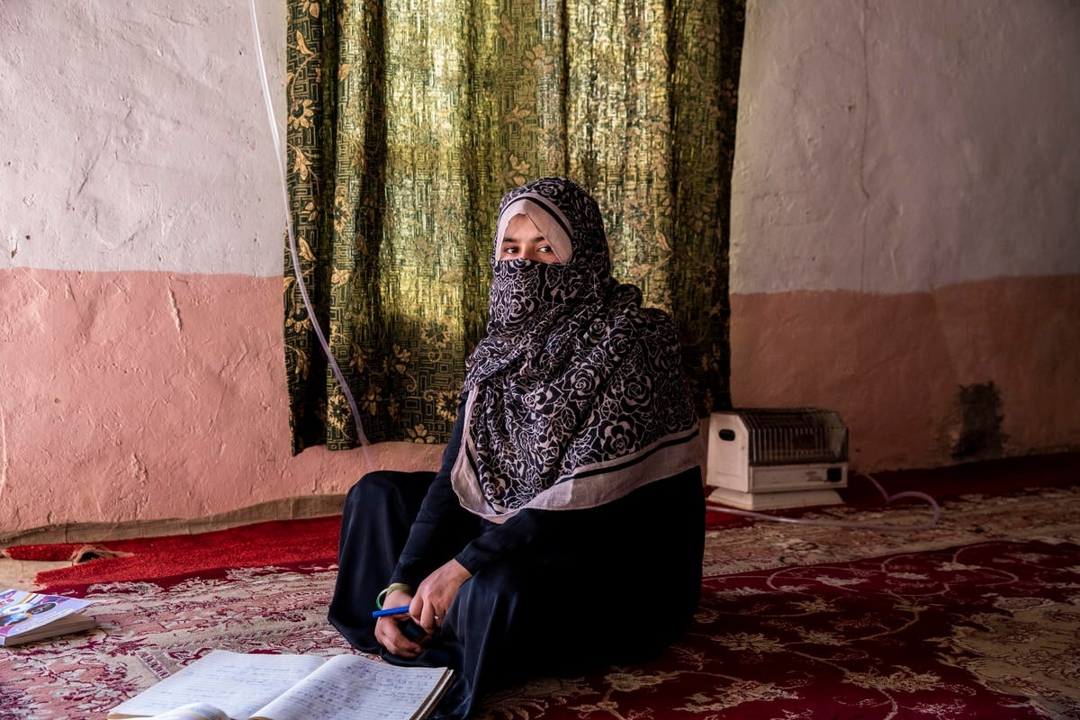 Pakistan. High Commissioner for Refugees visits Afghan refugees in Quetta