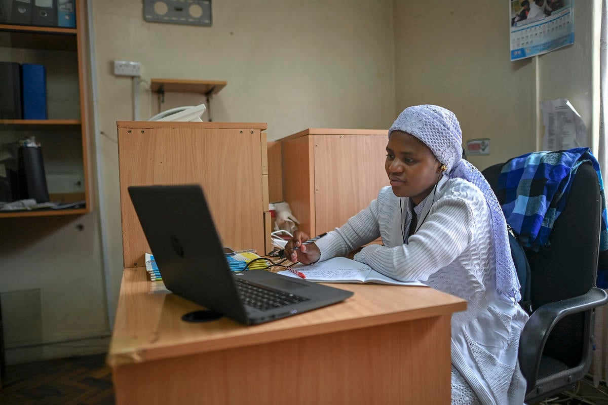 Kenya. Stateless Shona woman becomes first to attend university