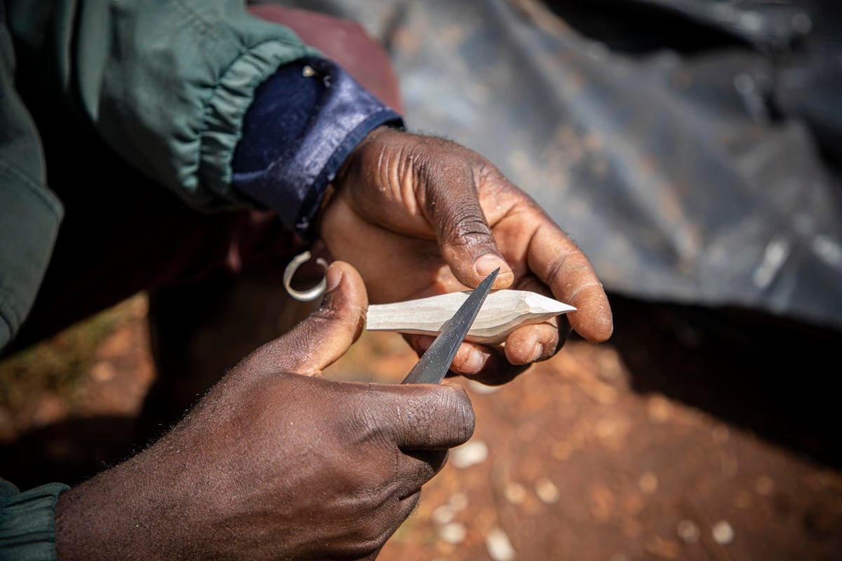 Kenya. Refugee artisans celebrate hope with holiday decorations