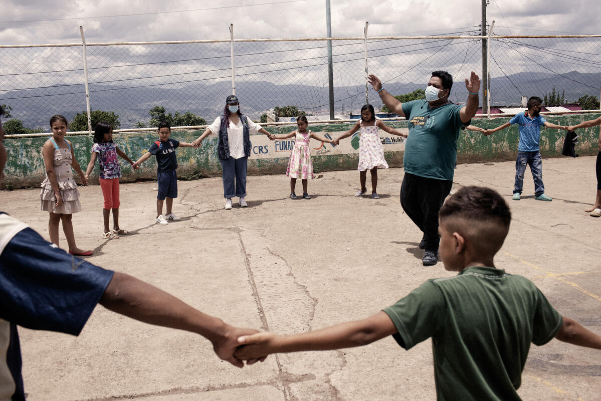 Honduras. Social worker wins Nansen Refugee Award Regional Prize for Americas.