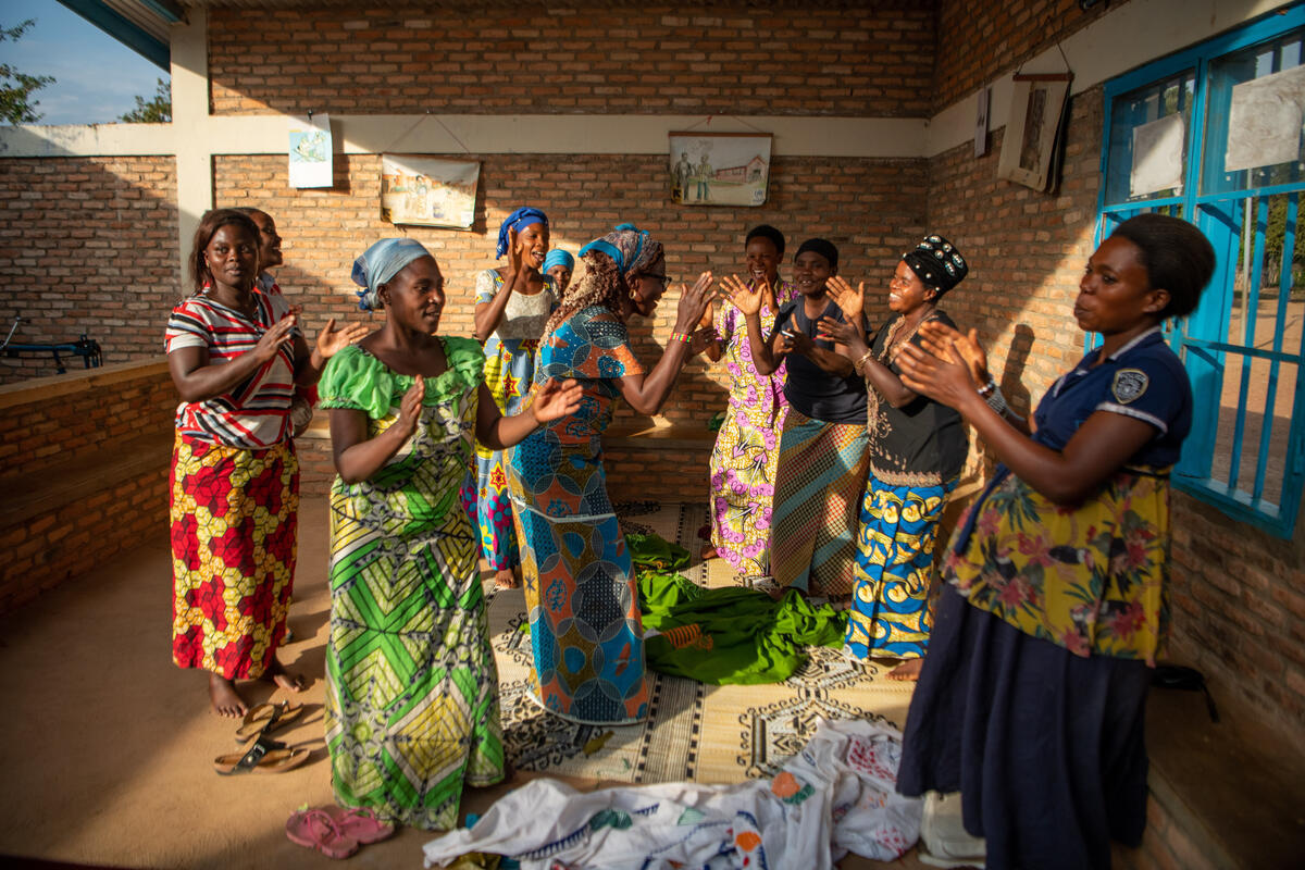 Burundi. UNHCR Deputy High Commissioner visits and interacts with refugee families in Nyakanda refugee camp, Burundi