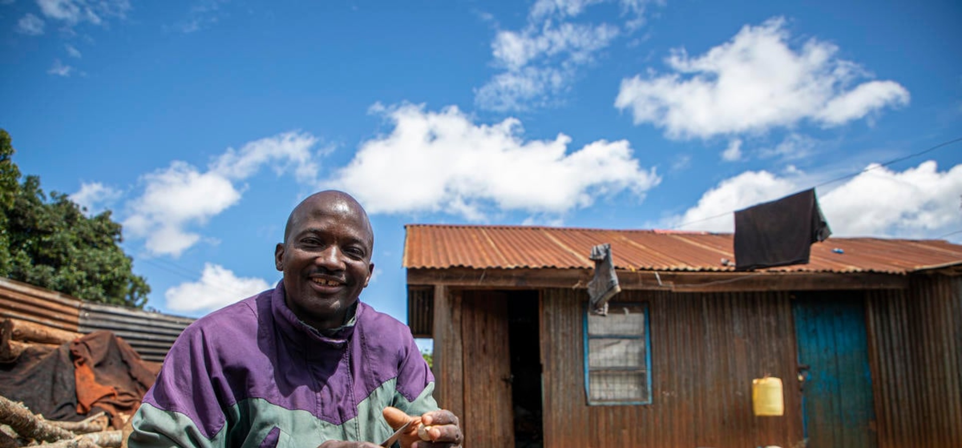 Kenya. Refugee artisans celebrate hope with holiday decorations