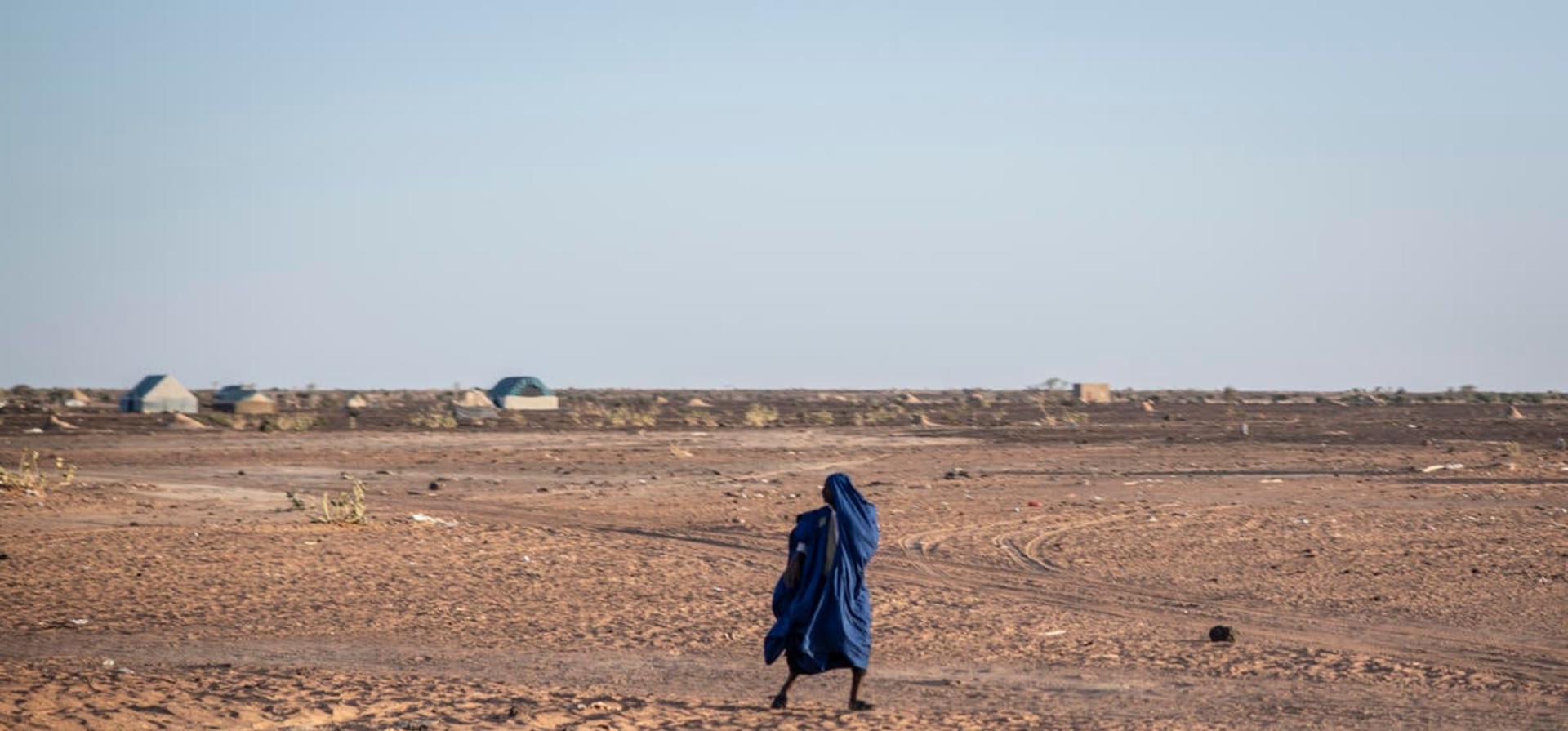 Burkina Faso. High Commissioner meets IDPs hosted by local community