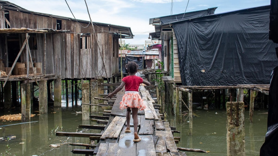 Colombia. Republic of Korea delegation guided walk with leadership of the Community Action Board