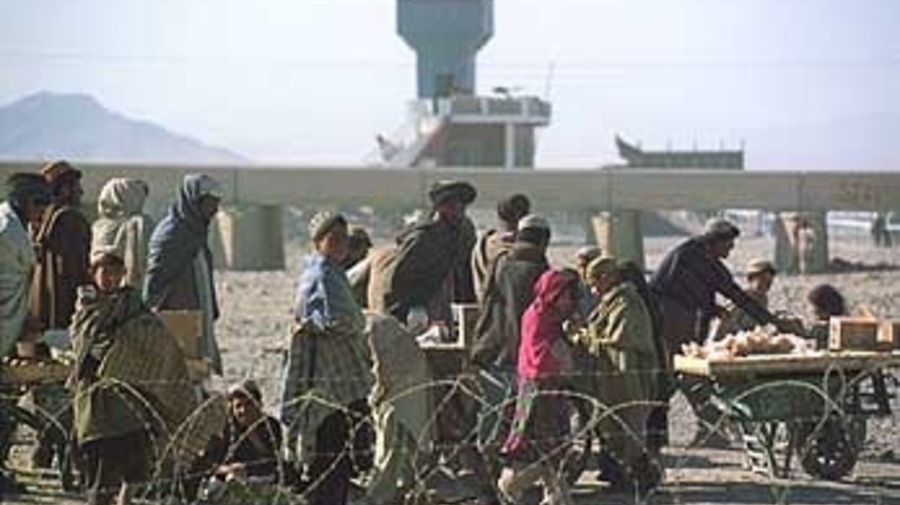 Refugees at the Chaman border crossing, closed by Pakistan over the weekend.