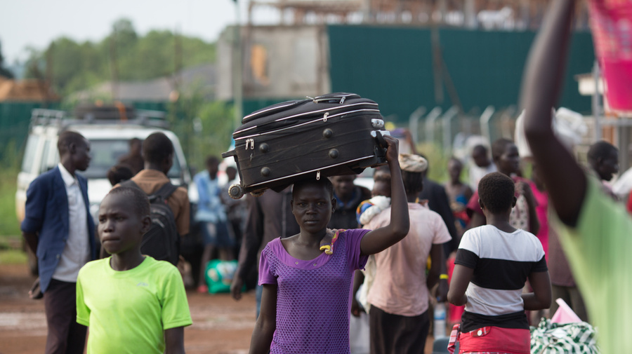 Flight across border achingly familiar for some South Sudan families 