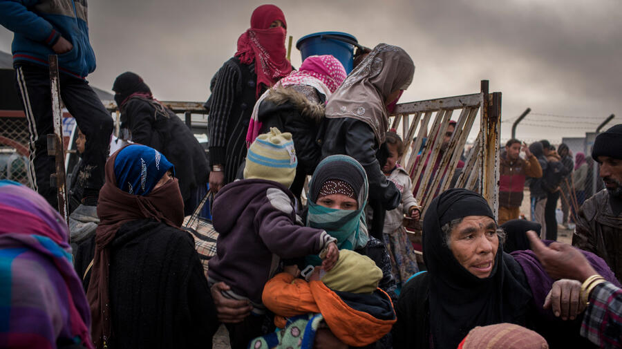 Iraq. Internally displaced Iraqis reach safety of camp