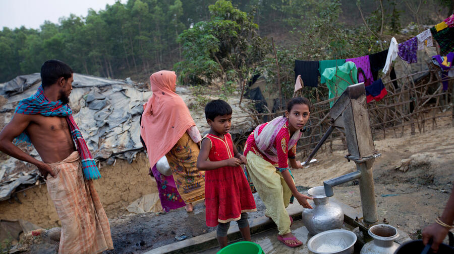 Bangladesh. Arrival of new Rohingya refugees after the 9 October 2016 violence