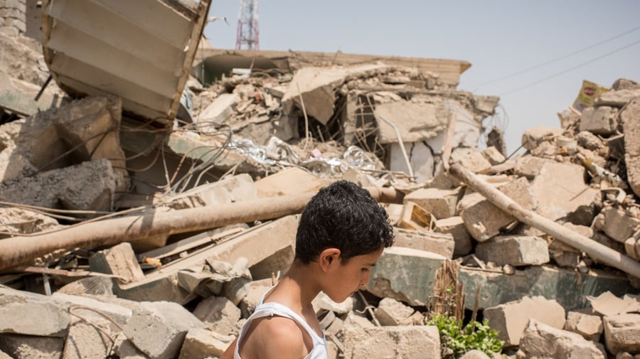 Iraq. Residents return to the rubble of Mosul to rebuild