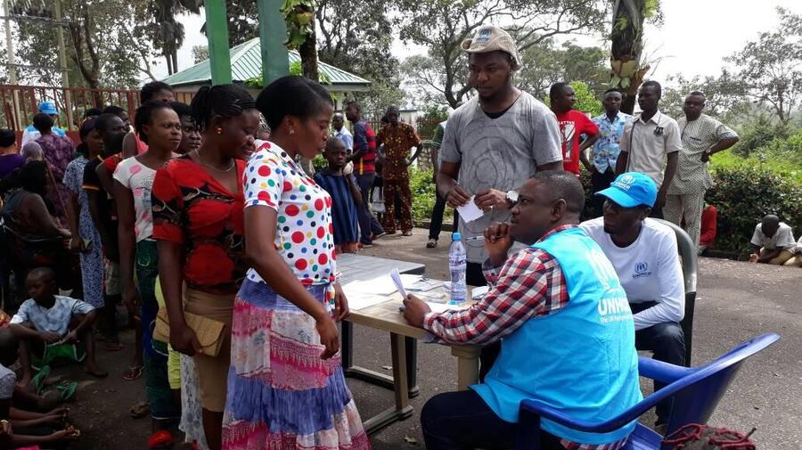 Thousands of Cameroonians seek refuge