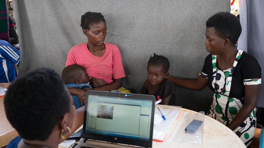 Uganda. Congolese refugees at the UNHCR reception centre of Kyangwali
