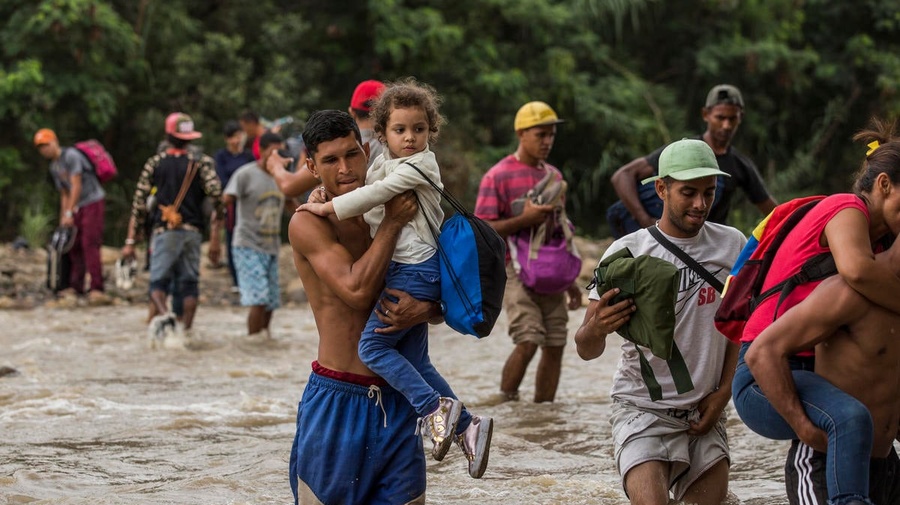 Colombia. Venezuelans risk life and limb to seek help