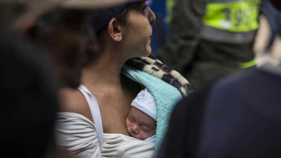 Colombia. Venezuelans risk life and limb to seek help in Colombia