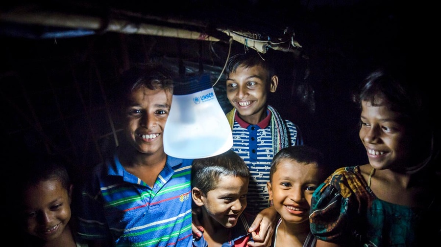 Bangladesh. Aid continues to arrive for Rohingya families