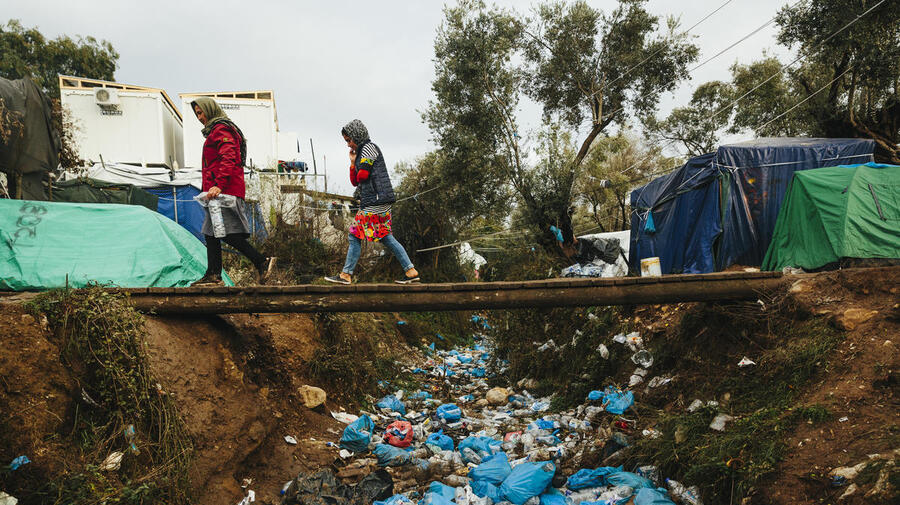 Greek. UNHCR chief urges action over conditions for asylum-seekers on Lesvos