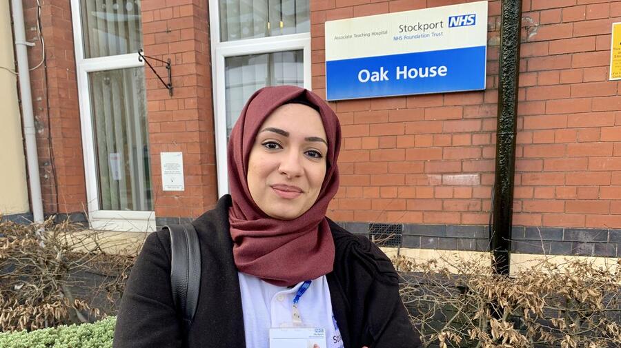 United Kingdom. Refugee healthcare volunteer