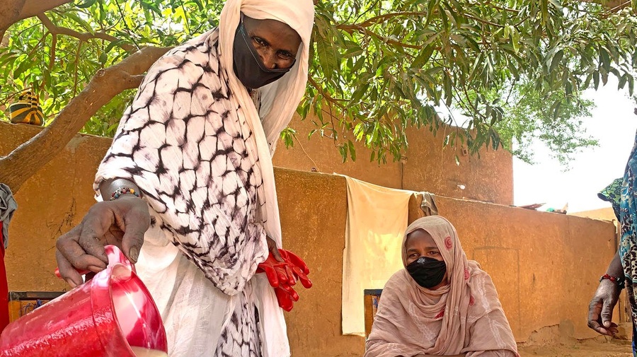 Niger. In Niamey, refugees produce soap used to fight coronavirus