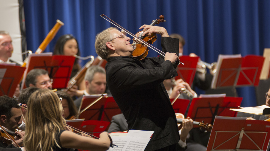 Maestro Shlomo Mintz is the main organizer of United in Music