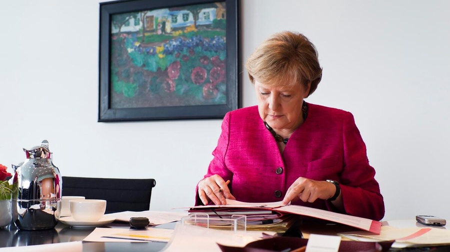 Germany. Dr. Angela Merkel honoured for 'true leadership' in protecting refugees