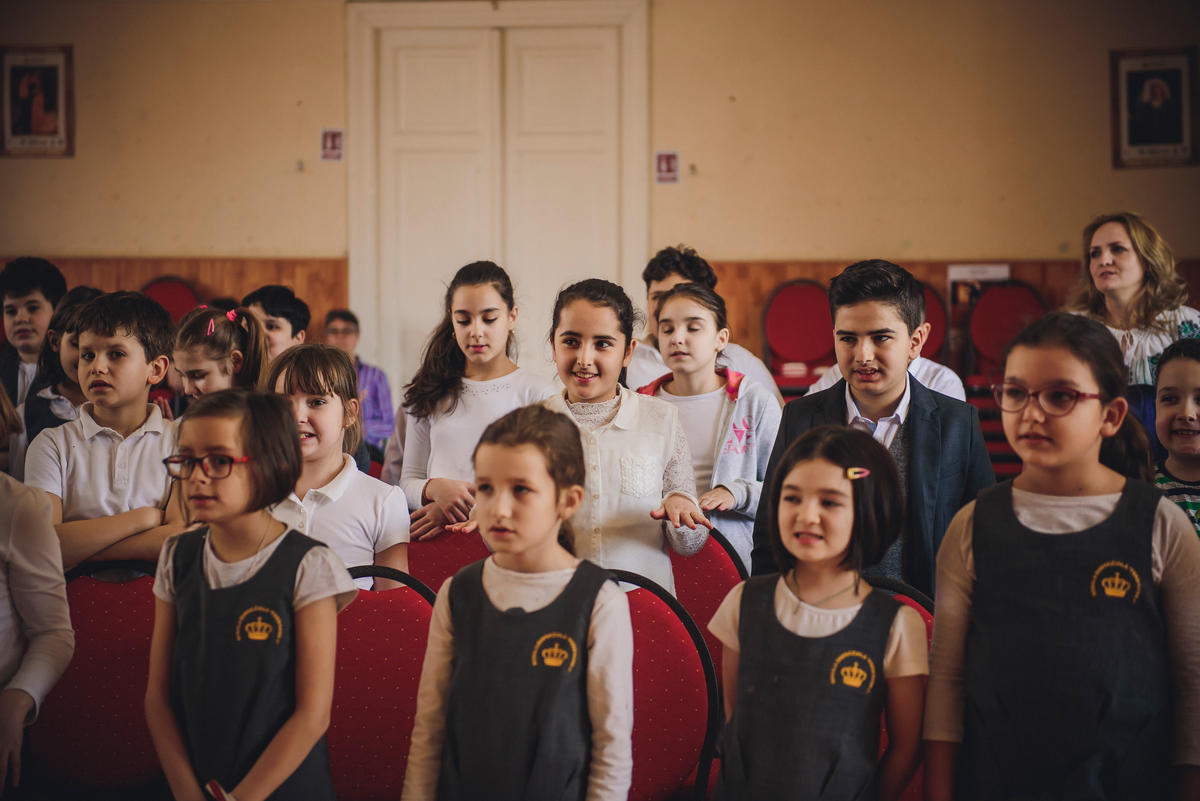 Romania. Refugee children find their voice in inclusive choirs