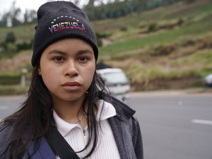 Virtual reality film On the Other Side features the story of Arianna, a young woman from Venezuela who fled from her country in search of safety in Ecuador. 