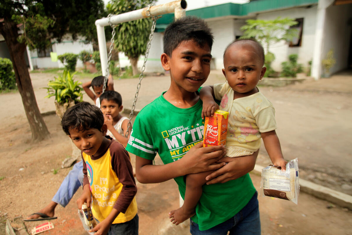 Indonesia. Rohingya siblings split by tragedy