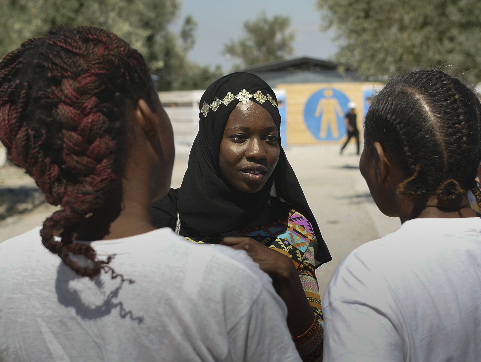 UNHCR High Profile Supporter Emi Mahmoud visits refugees in Greece