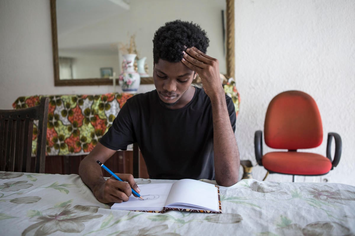 Côte d'Ivoire. Award winning graphic designer produces solidarity emoji in partnership with UNHCR for World Refugee Day