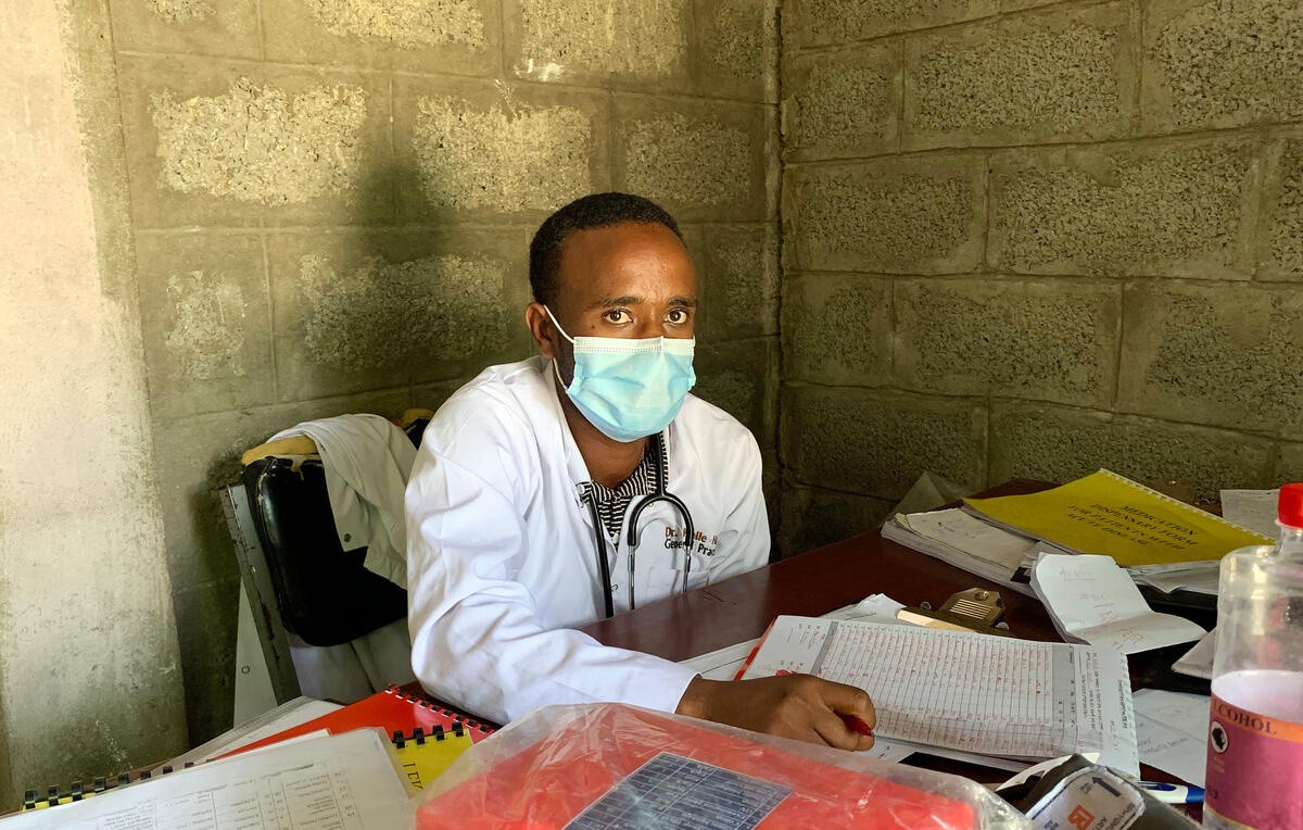 Ethiopia. Internally displaced nurses volunteer to help their community