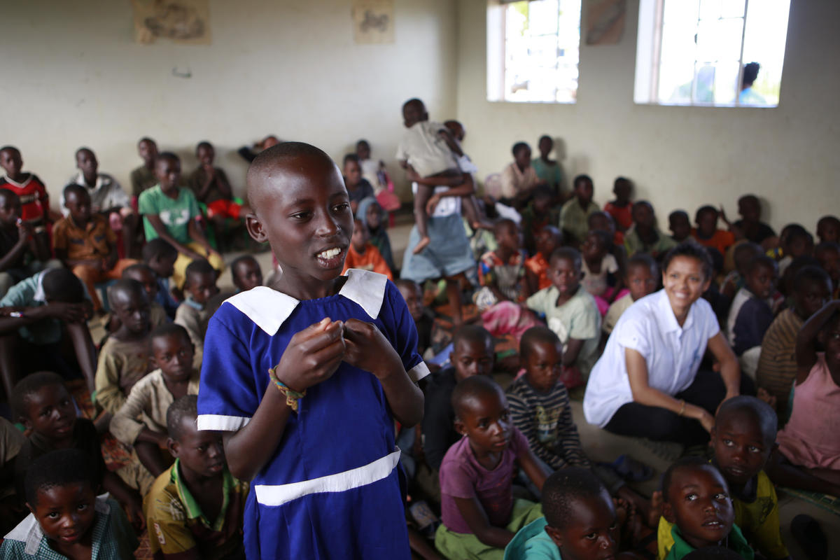 Uganda.  Refugee children at the primary school in Kabazana Reception Centre, Nakivale Refugee Settlement.