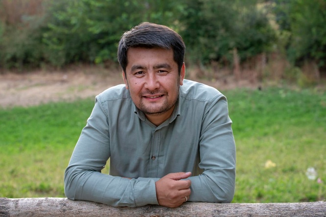 Kyrgyzstan. Azizbek Ashurov wins 2019 UNHCR Nansen Refugee Award for helping country end statelessness