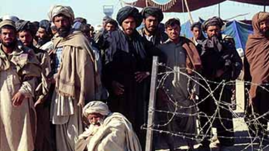 Afghan refugees at the Chaman border crossing in Pakistan.